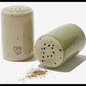 New! Darling Spring Salt & Pepper Shakers